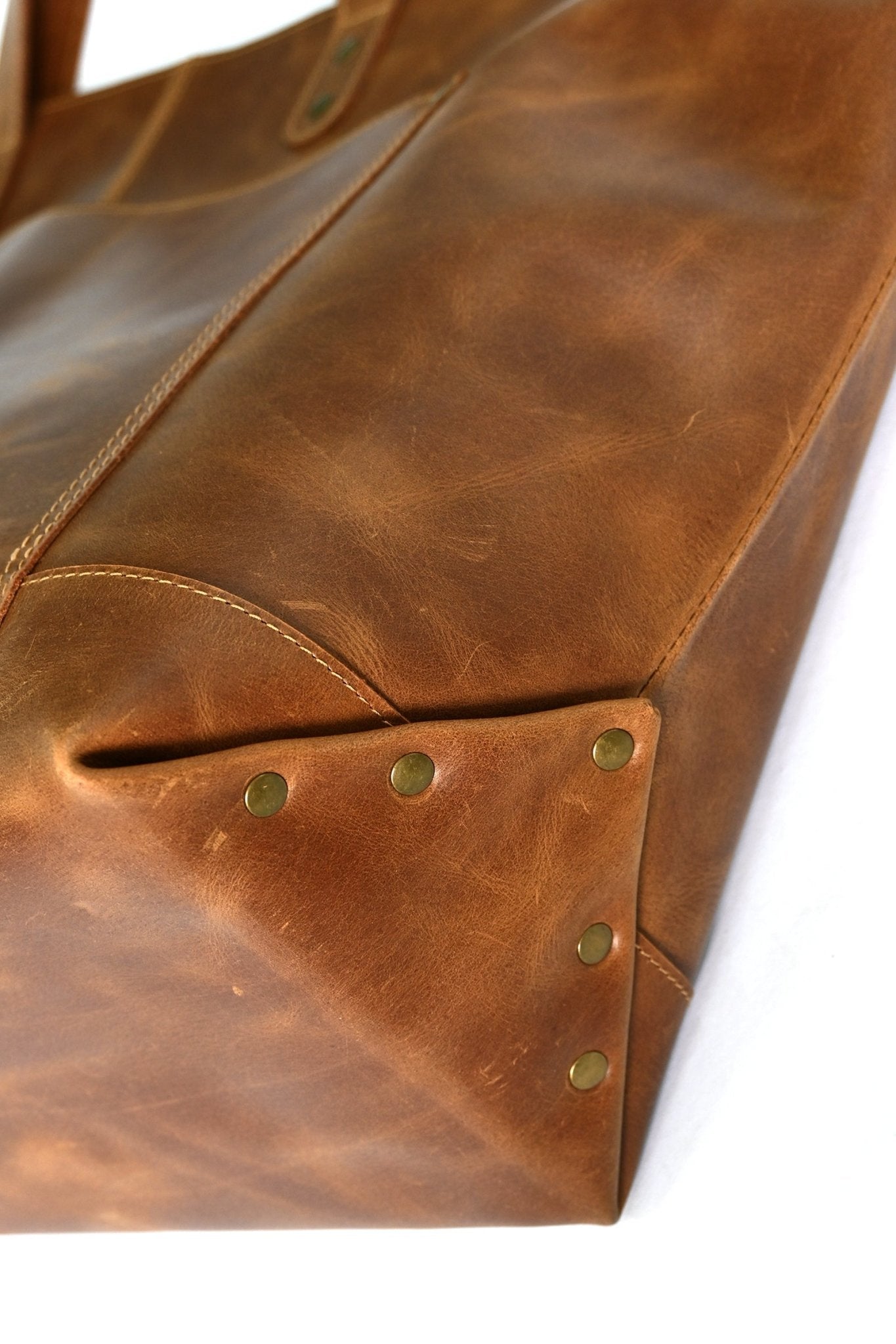 Kelly leather handbag hardware detail — Art Avenue