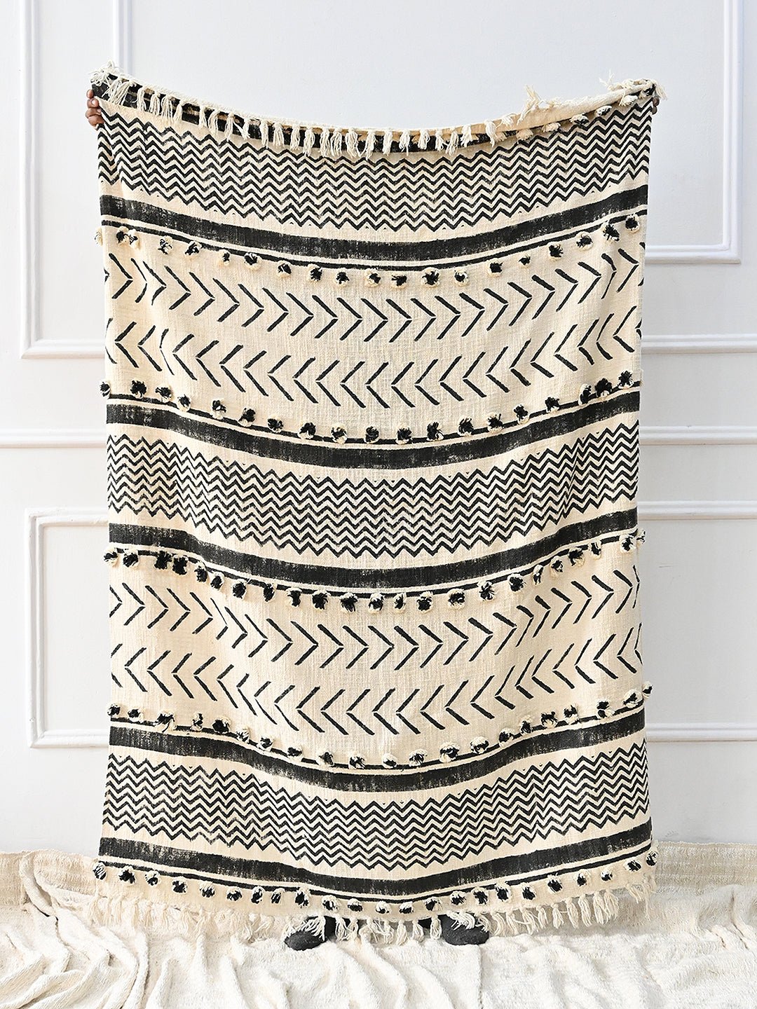 CHEVRON STRIPES - BLOCK PRINTED THROW - ART AVENUE