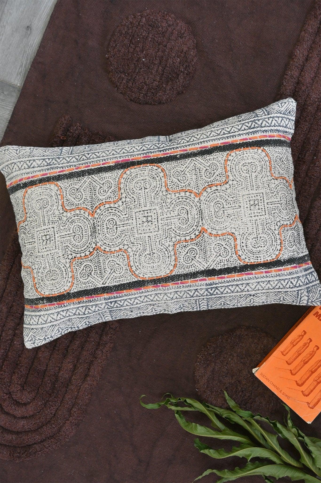 AMBER - LUMBAR CUSHION COVER - ART AVENUE