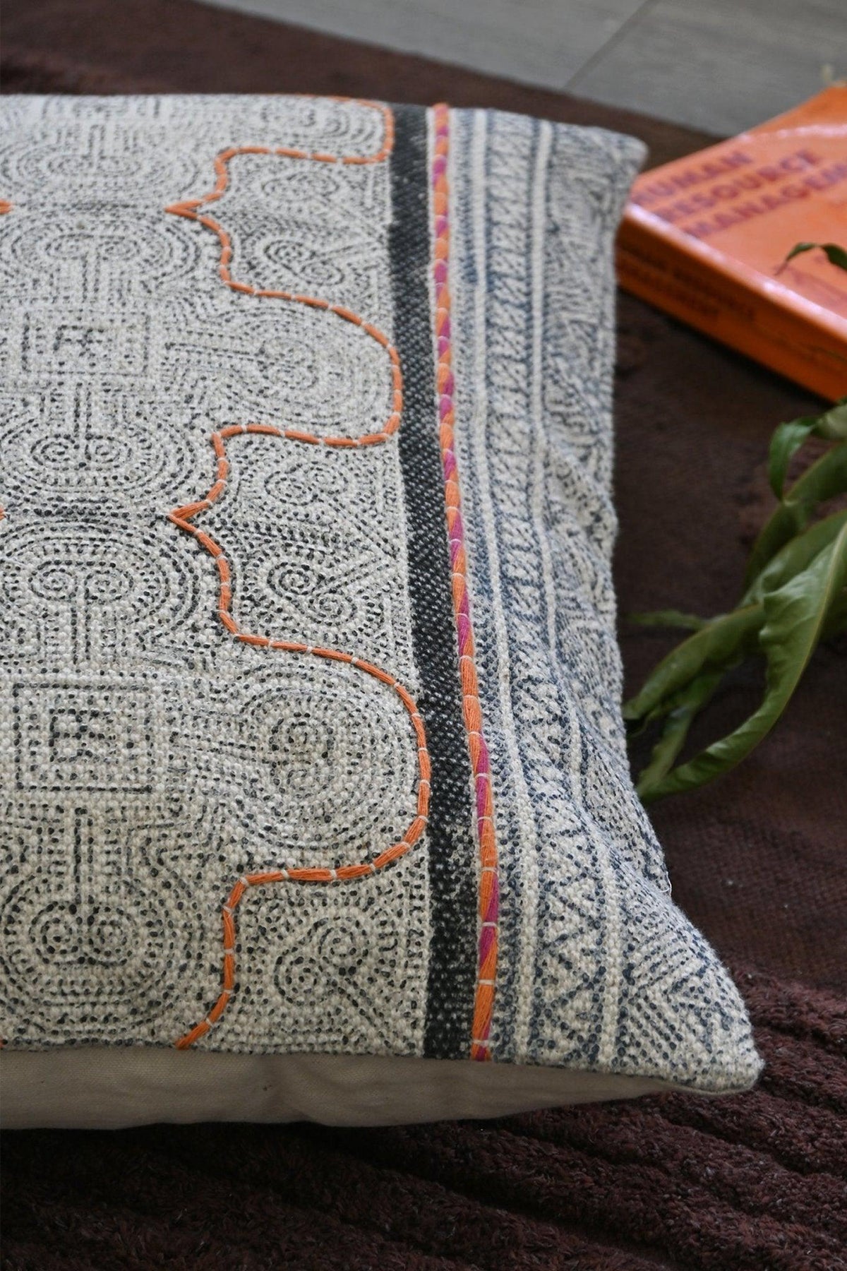 AMBER - LUMBAR CUSHION COVER - ART AVENUE