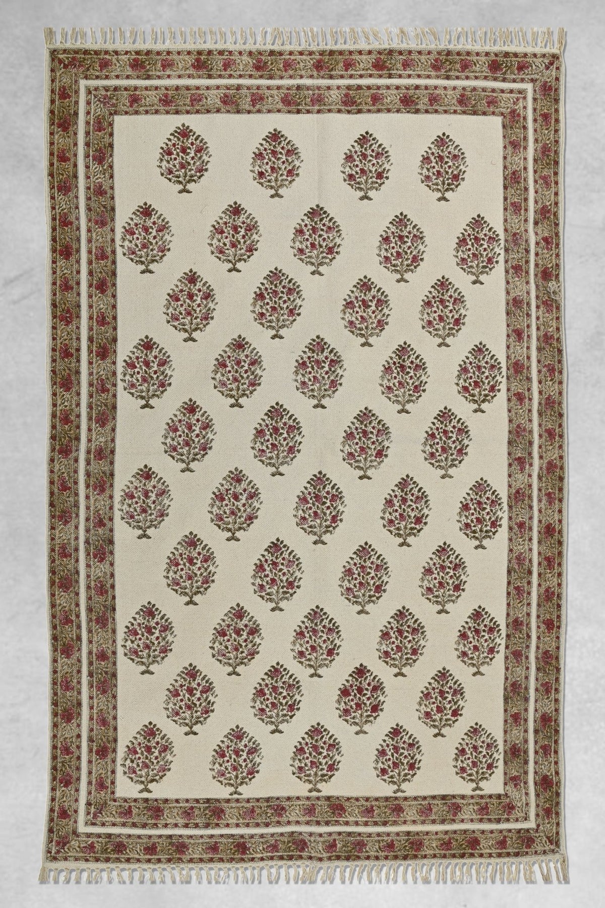 Block-Printed Cotton Dhurrie Rug in Red & White Traditional — Art Avenue