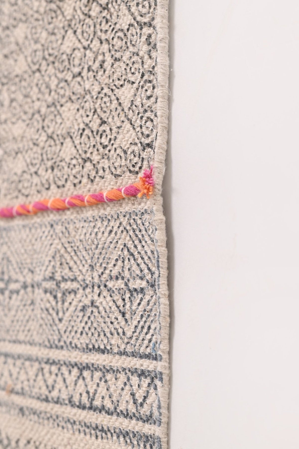 CYRILO-BLOCK PRINTED FLOOR RUNNER - WHITE - ART AVENUE
