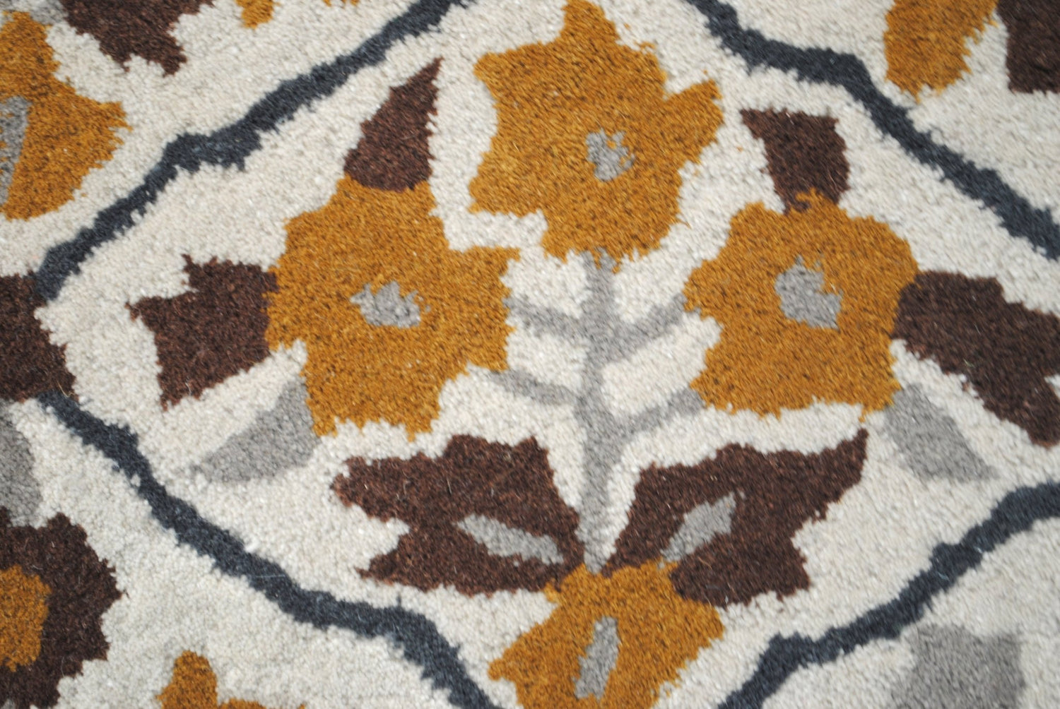 KENZO HANDTUFTED WOOL CARPET - ART AVENUE