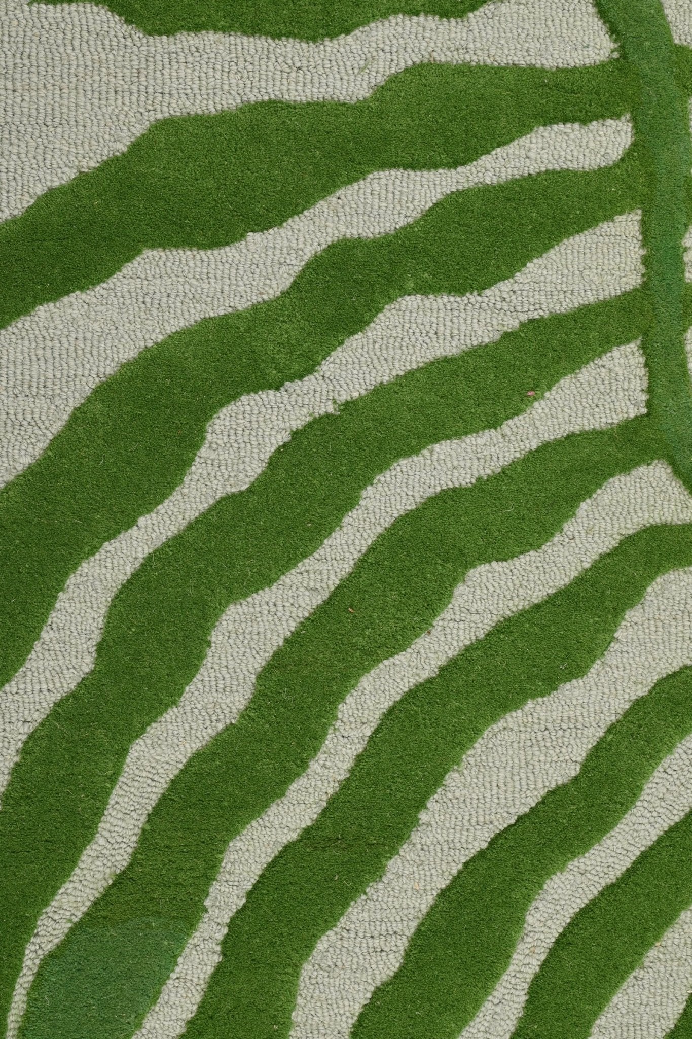 LEAFY HANDTUFTED WOOL CARPET - ART AVENUE