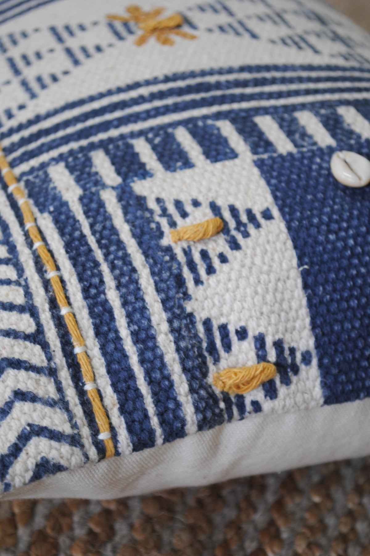 MAYORI - LUMBAR CUSHION COVER - ART AVENUE