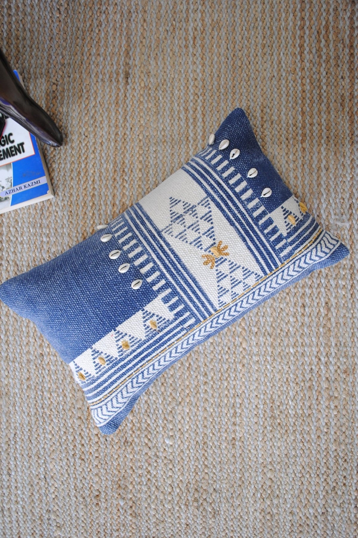 MAYORI - LUMBAR CUSHION COVER - ART AVENUE