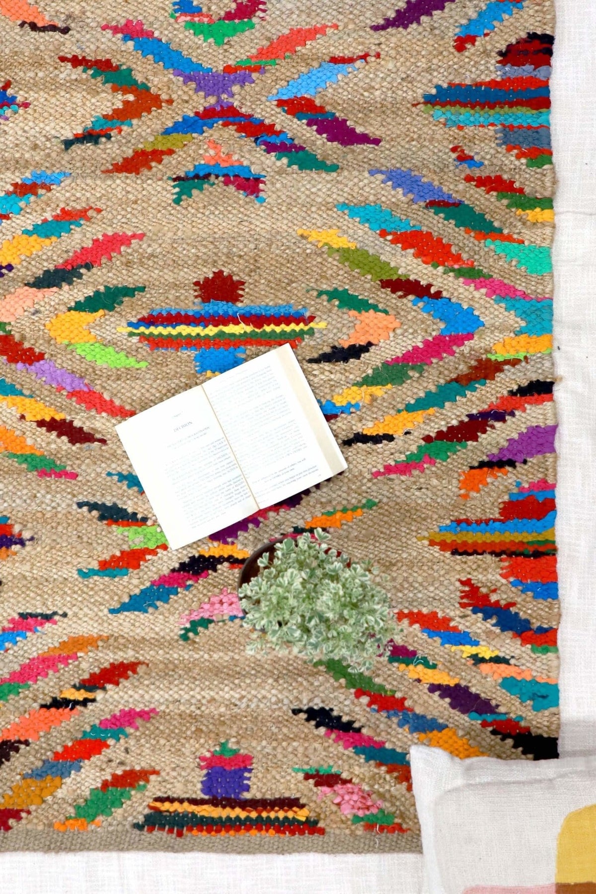 Stardom jute rug — brown texture — Art Avenue