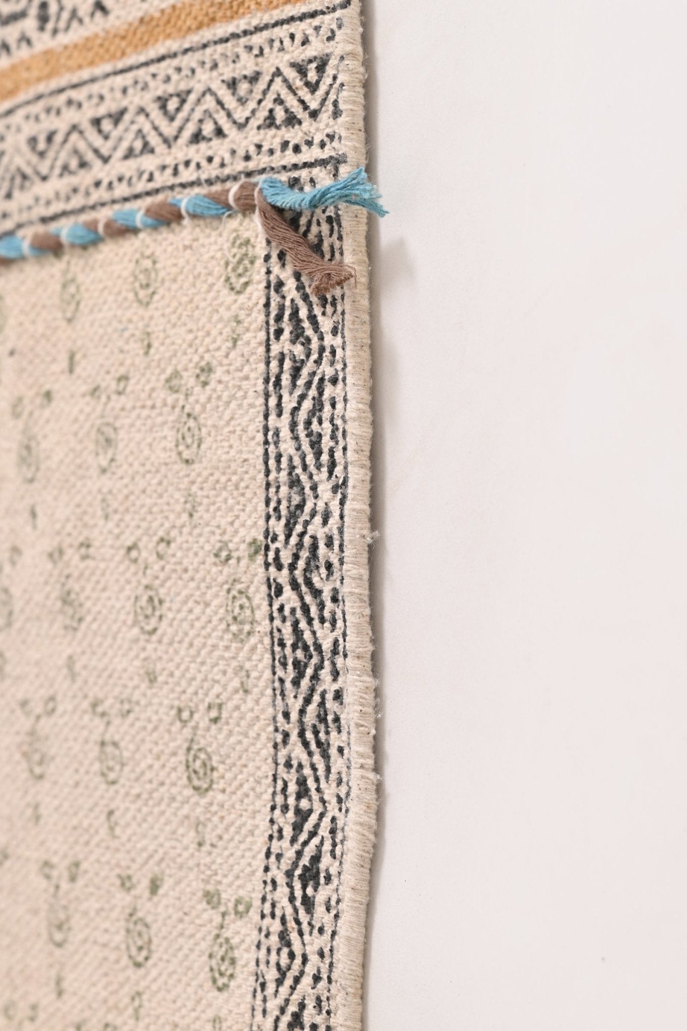 TARQUIN -BLOCK PRINTED FLOOR RUNNER - OFF WHITE - ART AVENUE