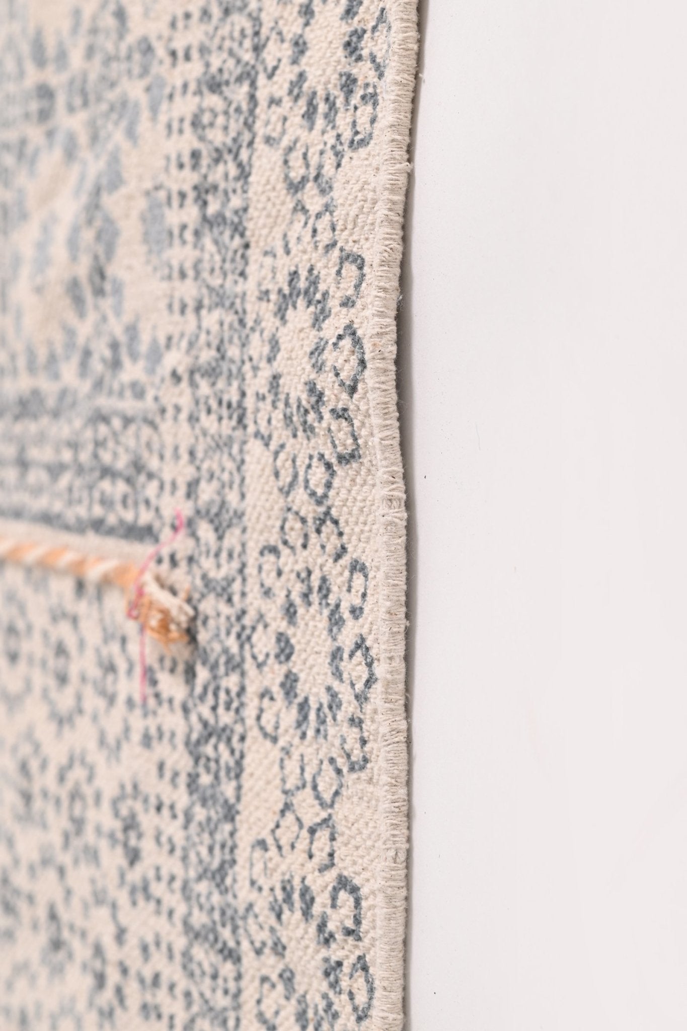 ZENTE -BLOCK PRINTED FLOOR RUNNER - WHITE - ART AVENUE
