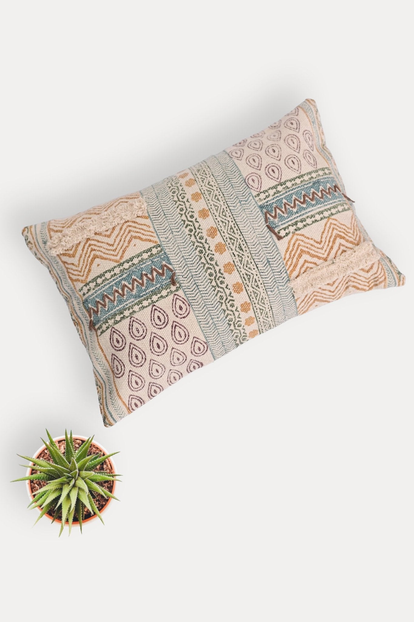 ZIBA - LUMBAR CUSHION COVER - GREEN - ART AVENUE